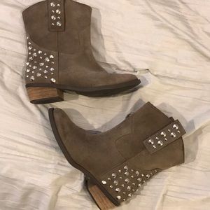 Ankle boots